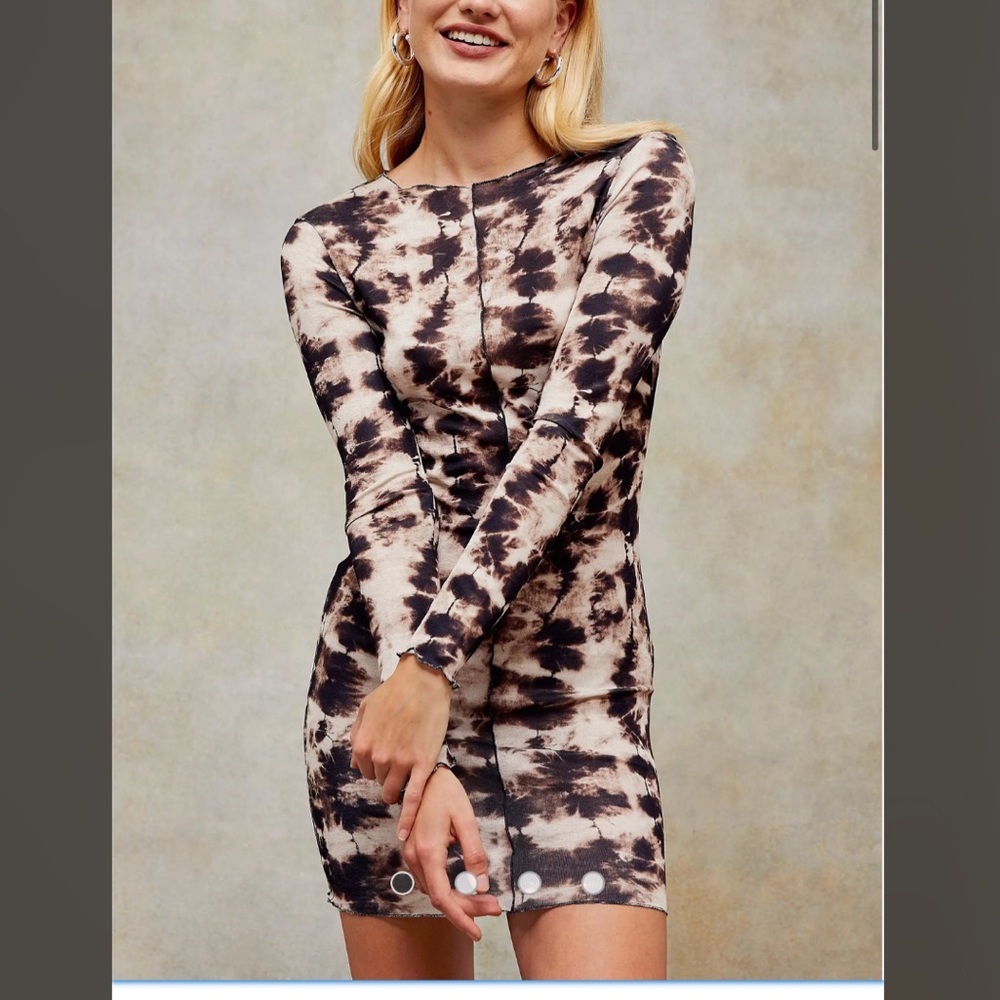 New TOPSHOP – Tie Dye Lightweight Long Sleeve Minidress